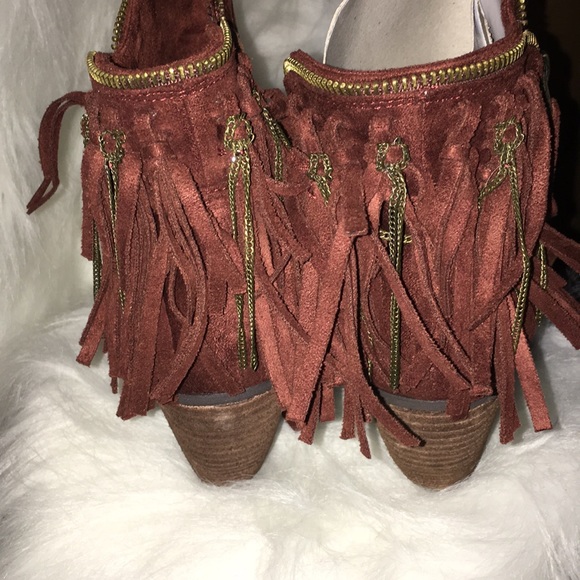 New women’s boots - Picture 3 of 5